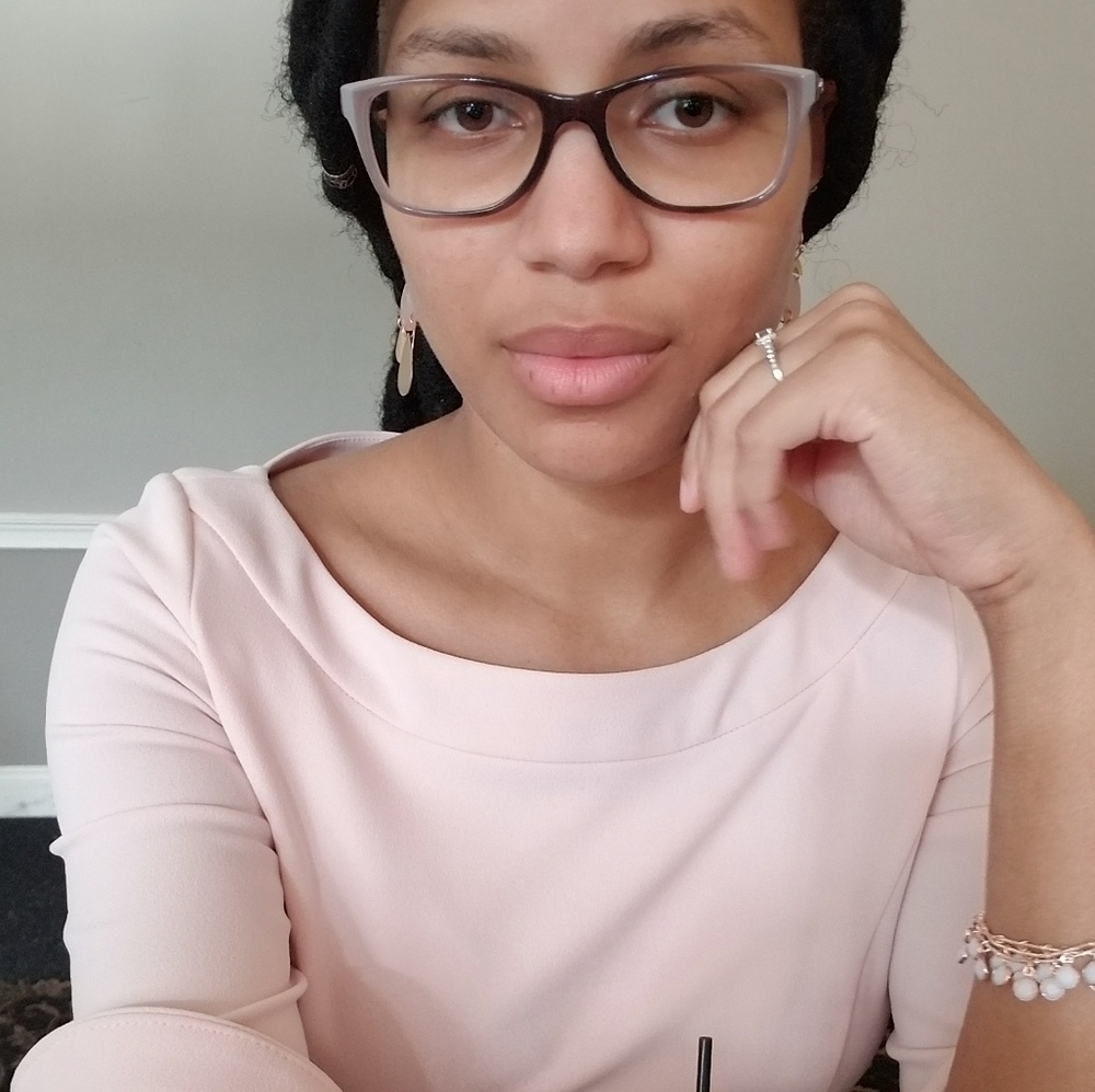 Meet your Posher, Dominique